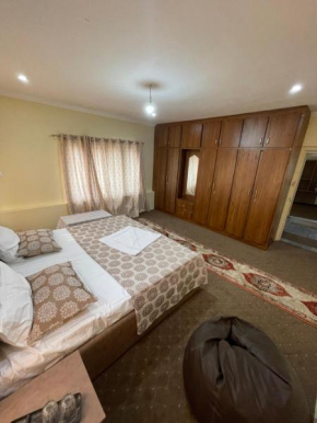 Khwaab Gah by The Khayabaan-HomeStay Apartments fully furnished with functional kitchen, WiFi & Parking in City Centre
